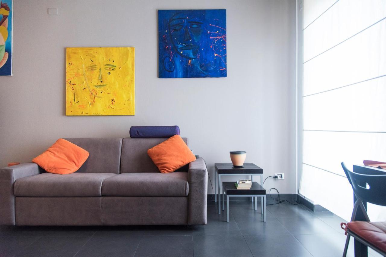 High Rise Studio Flat Near Metro Stop Milan Bagian luar foto