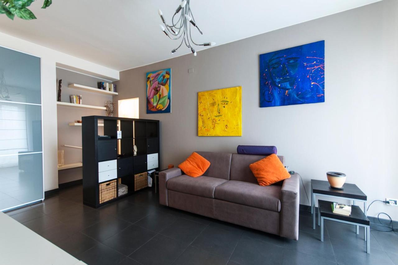 High Rise Studio Flat Near Metro Stop Milan Bagian luar foto