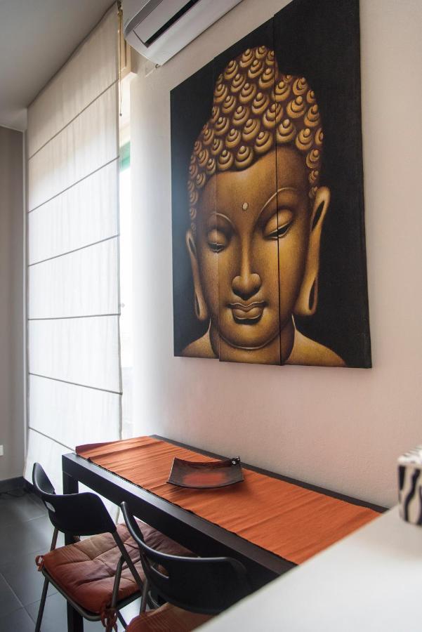 High Rise Studio Flat Near Metro Stop Milan Bagian luar foto